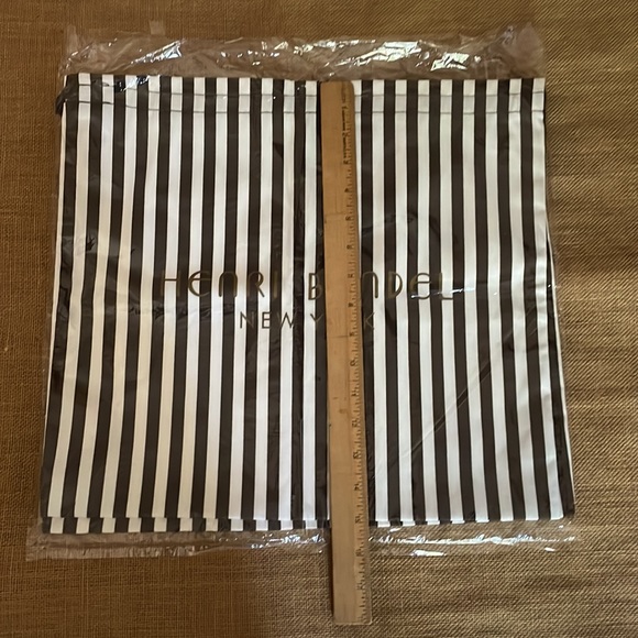 2 Large Henri Bendel Dustbags Size 16” x 15” - Picture 8 of 8